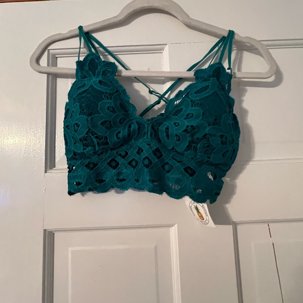 New with tags (NWT) turquoise lace bralette